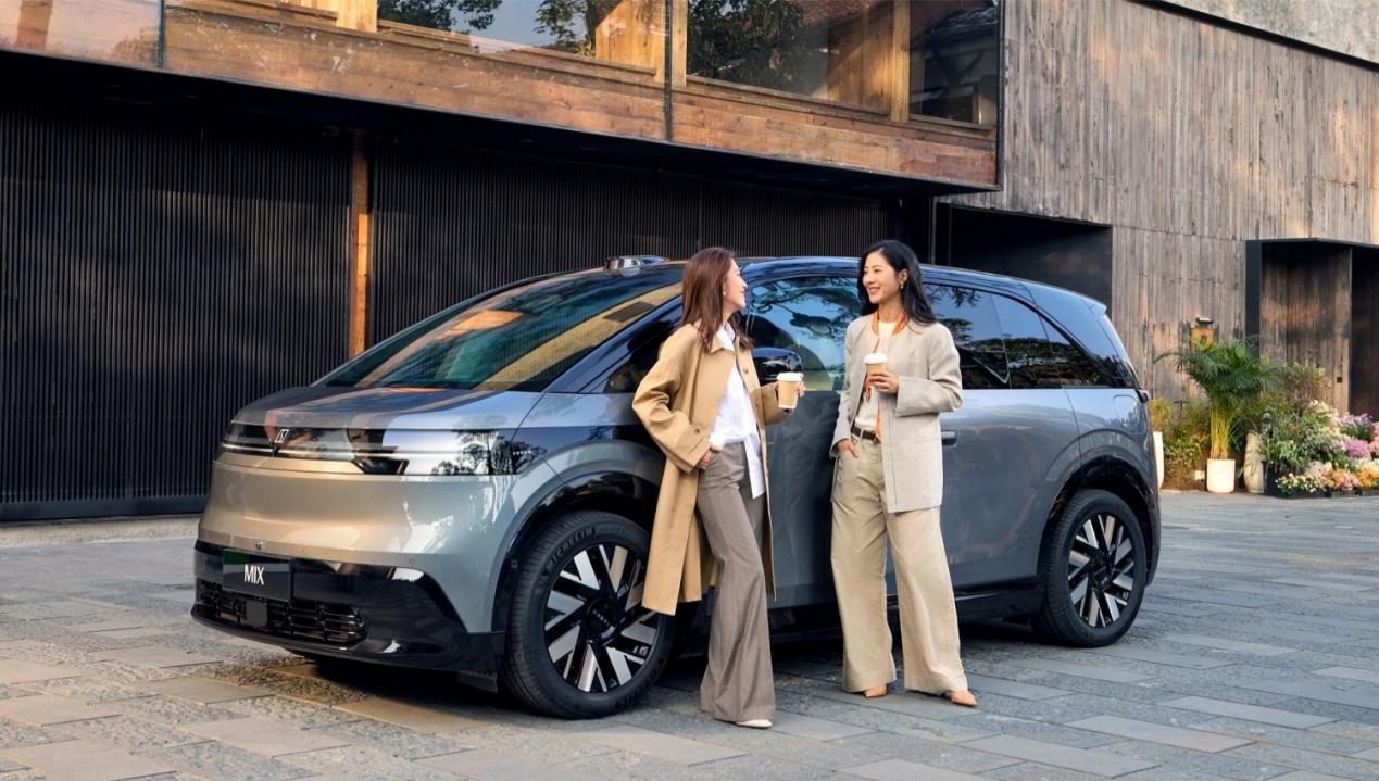 93%“得房率”，整车可自定义，极氪MIX 27.99万起上市