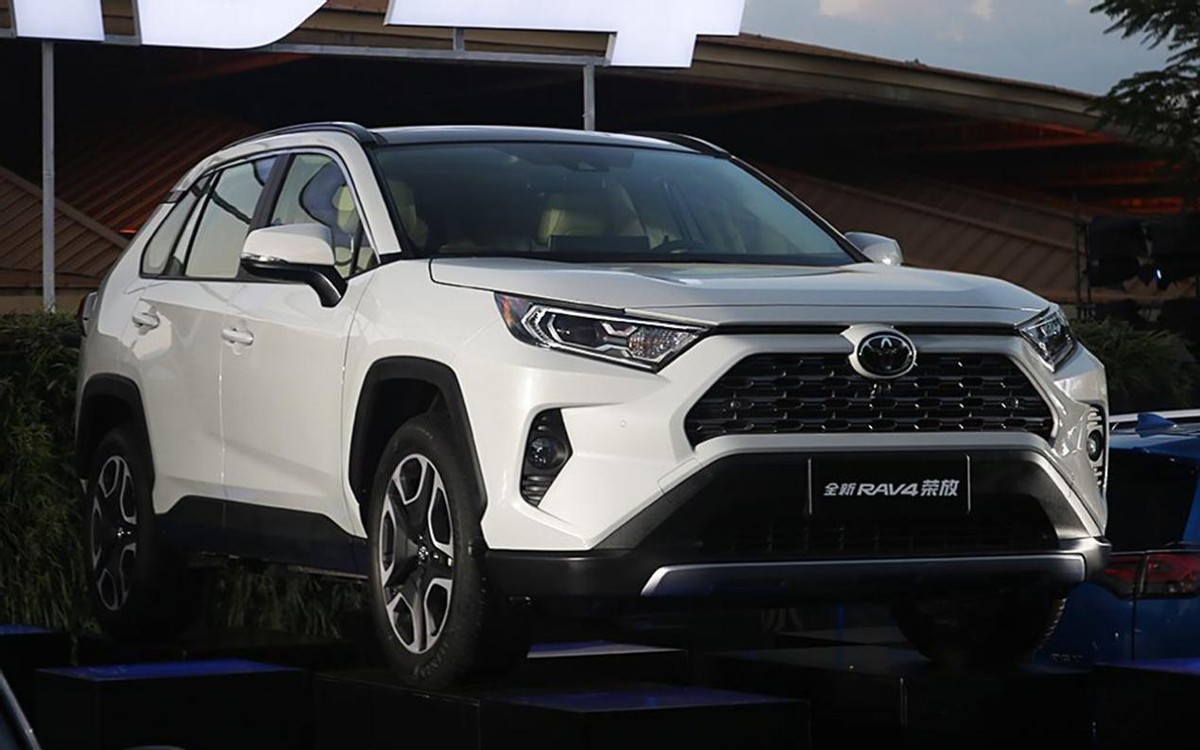 全新丰田RAV4要来了!外形更霸气,能比现款车型还好卖?_选车网|公众的选车平台