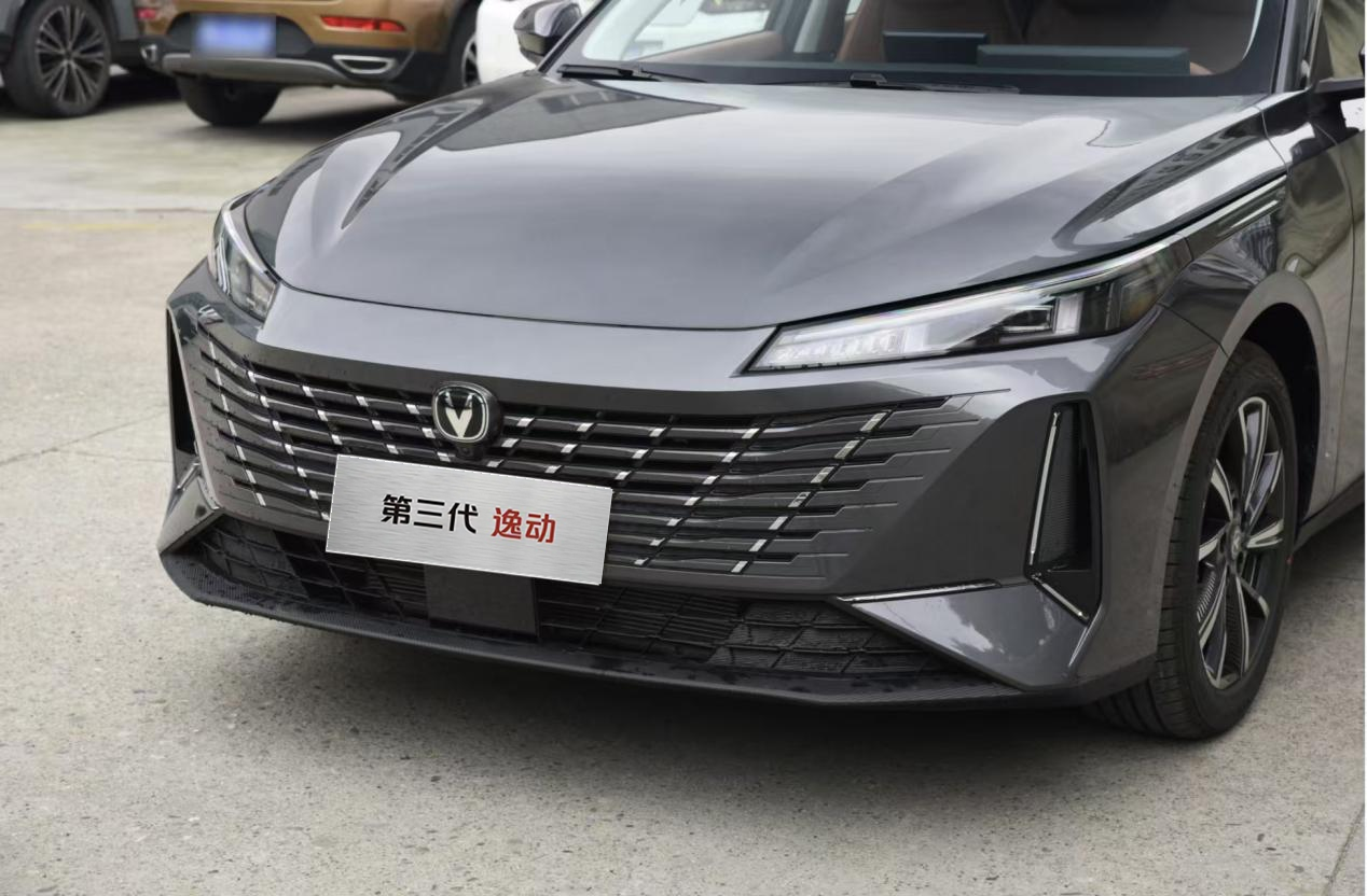 日产轩逸VS长安逸动:大降价后,哪款更值得买?_选车网|公众的选车平台