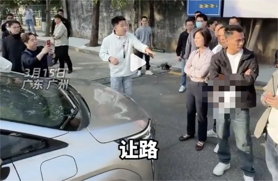 现场碰瓷、拦路、凌晨蹲点——就是不修车｜315名场面