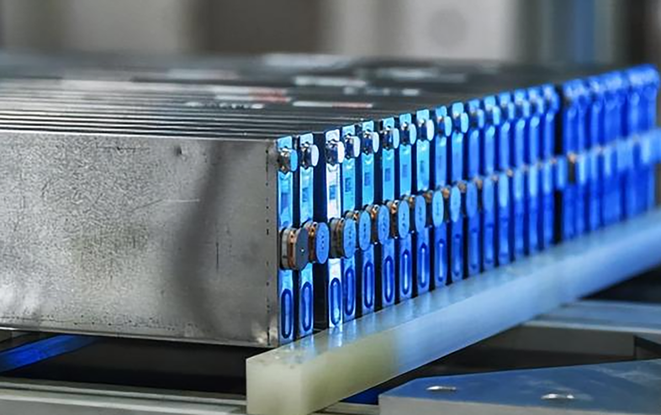 磷酸铁锂不是上帝赐中国人的礼物，古迪纳夫的终极目标是固态电池