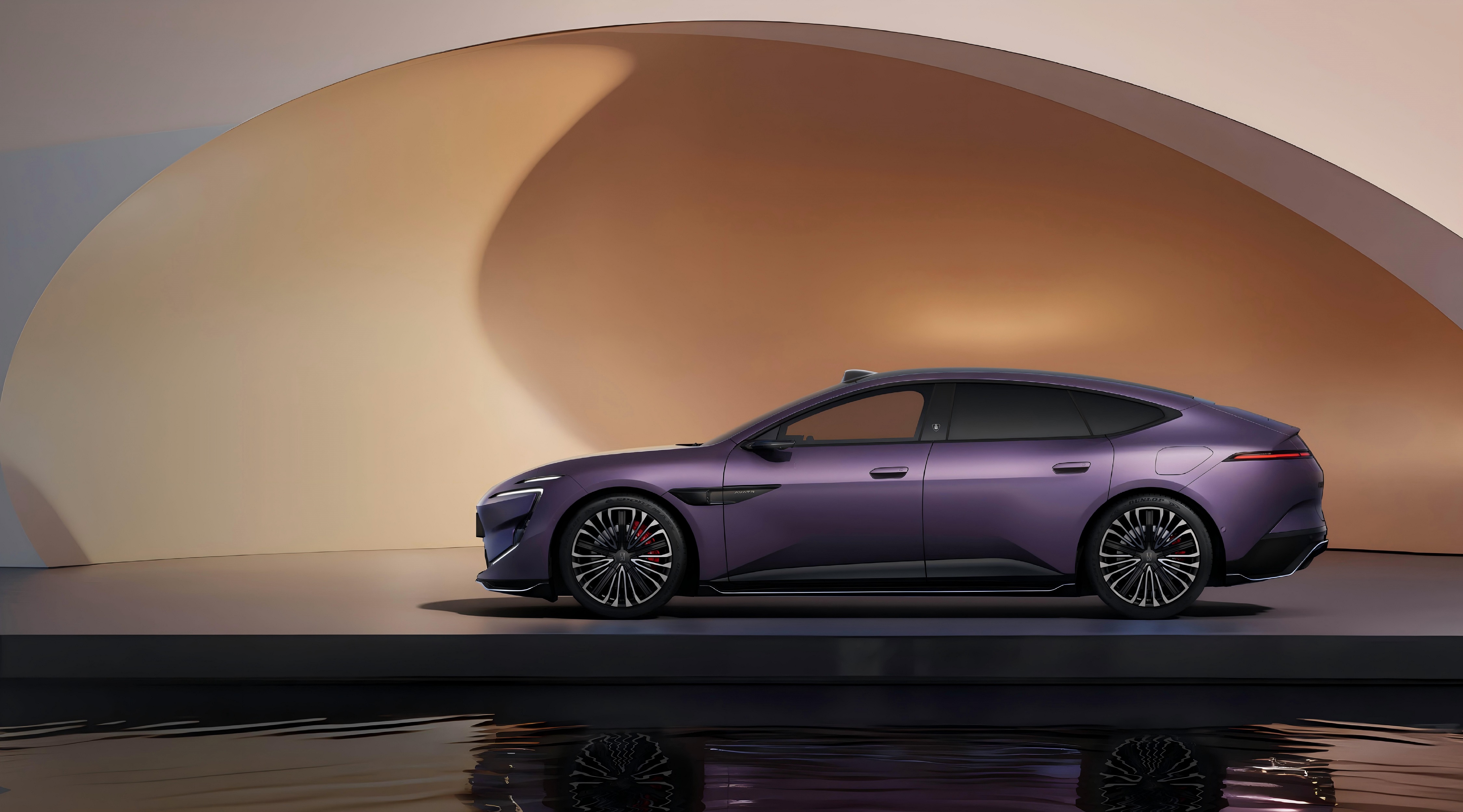 30万的新阿维塔12，要直接干没有定语的“自动驾驶”？