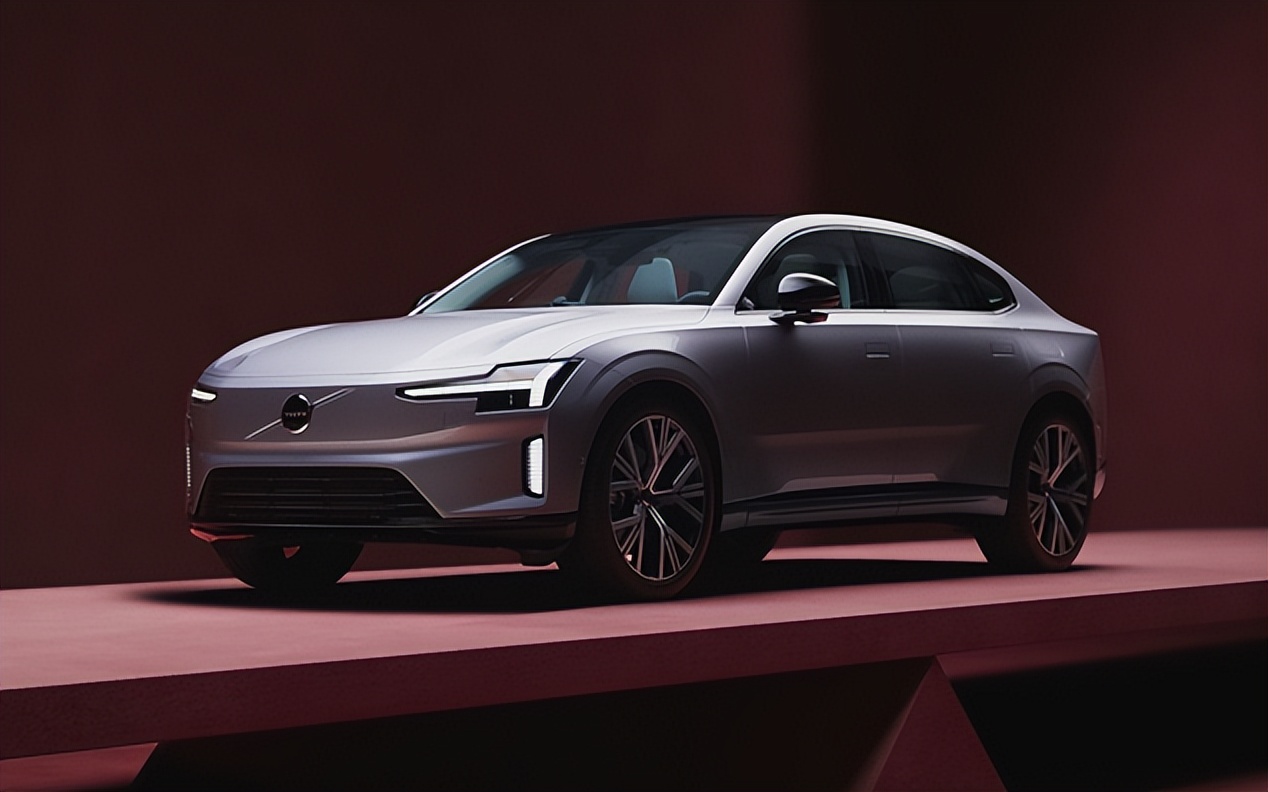 一部沃尔沃，半部安全史，99周年庆典见证电动化安全新标杆