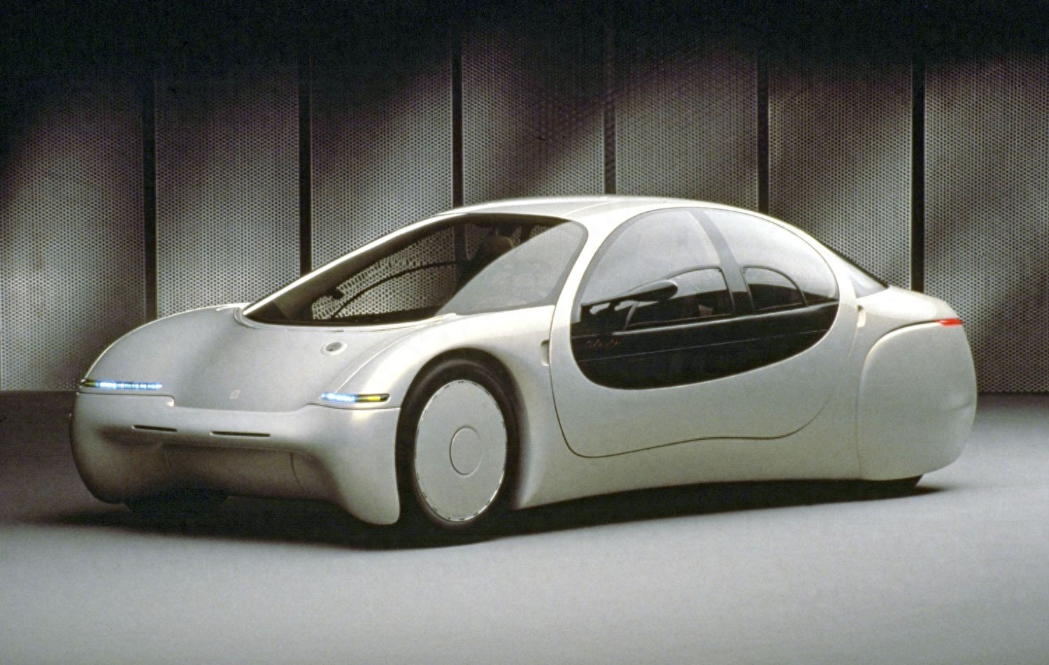 General Motors Ultralite：一辆来自1992年的“未来汽车”