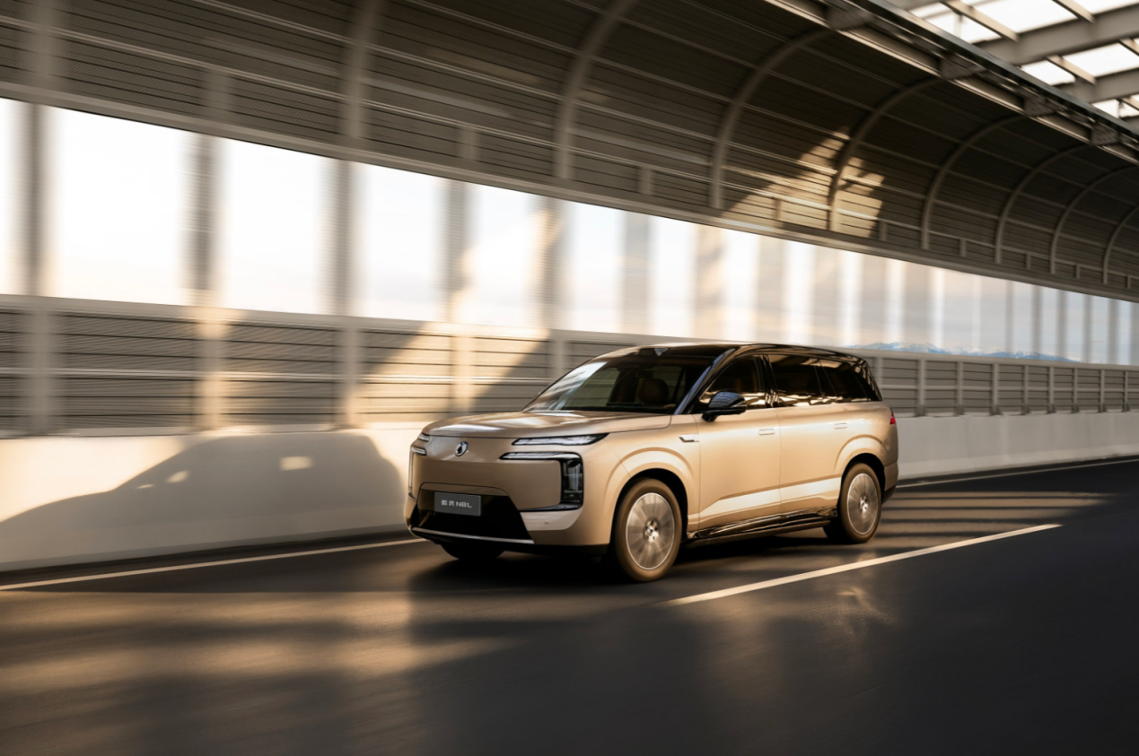 29.98万起，迪迪虾上车！腾势N8L纯电上市，开启AI豪华出行新篇