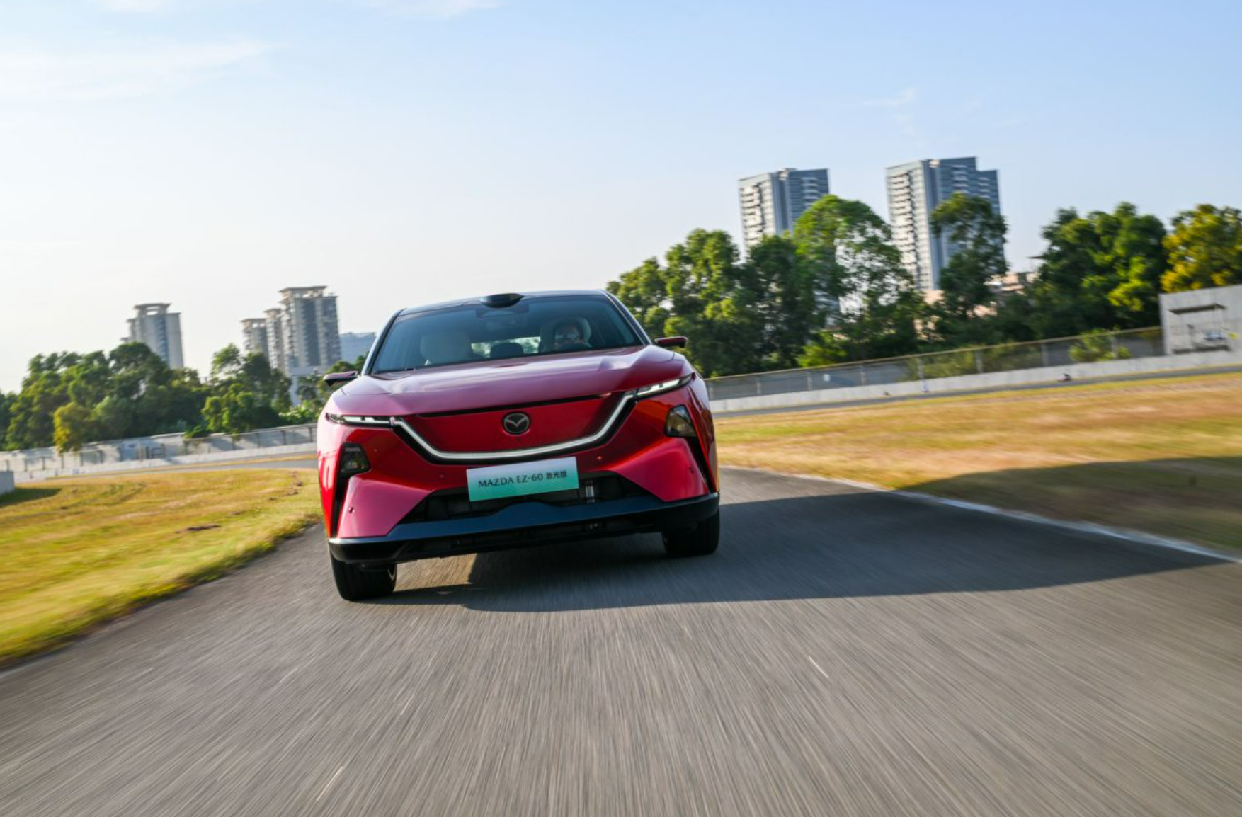激光版14.59万起！2027款EZ-60上市，新老用户同享三电终身质保